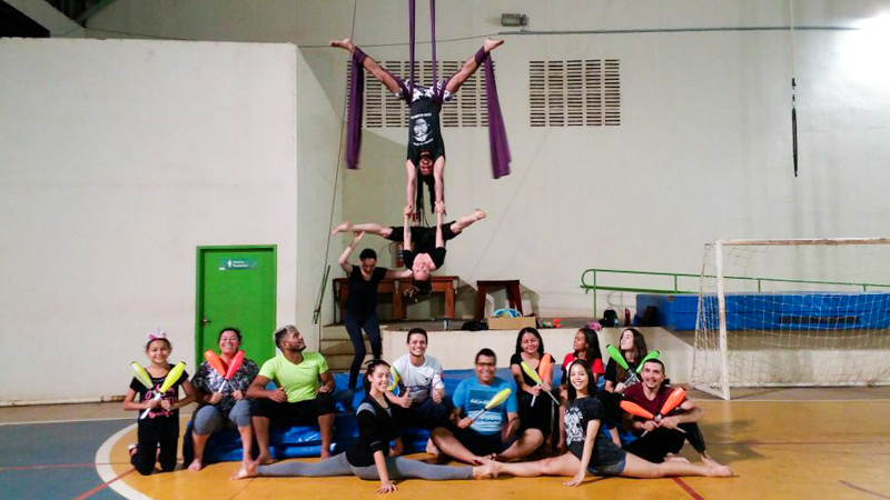 Curso de artes circenses anima férias no Campus Zona Norte