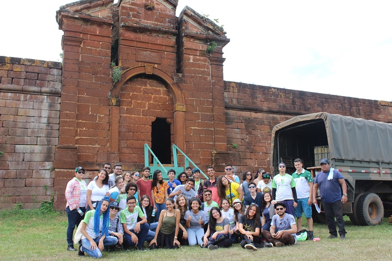 Lideranças estudantis do Calama participam de atividades no Forte Príncipe da Beira