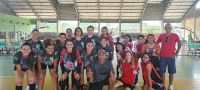 Professor_Olakson_e_o_time_de_futsal_feminino