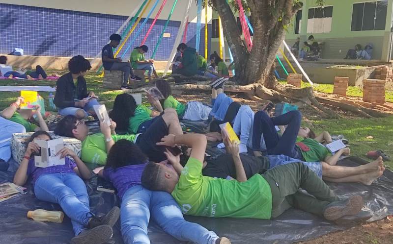 Campus Ji-Paraná realiza mais uma versão do Projeto “Todo mundo lendo”