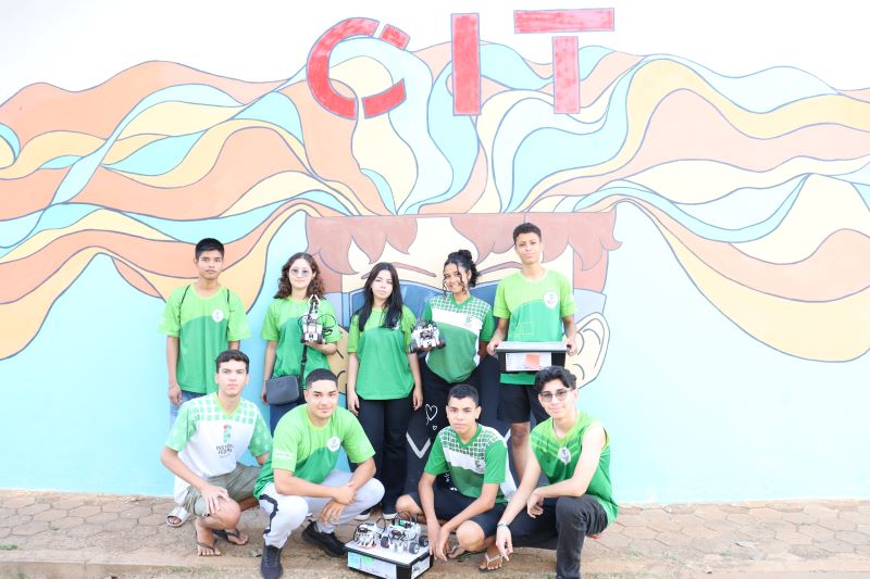 Estudantes do Campus Guajará-Mirim se preparam para a fase regional da Olimpíada Brasileira de Robótica