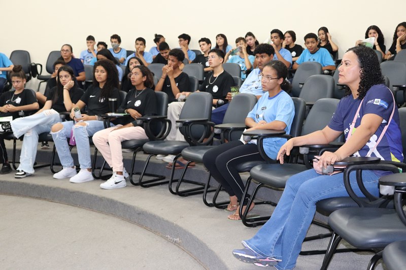 Campus Vilhena recebe estudantes do colégio Professor Luiz Carlos Paula Assis