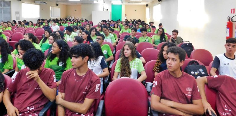 Projeto Todo mundo lendo 2023 integra estudantes dos Campi Ji-Paraná e Jaru
