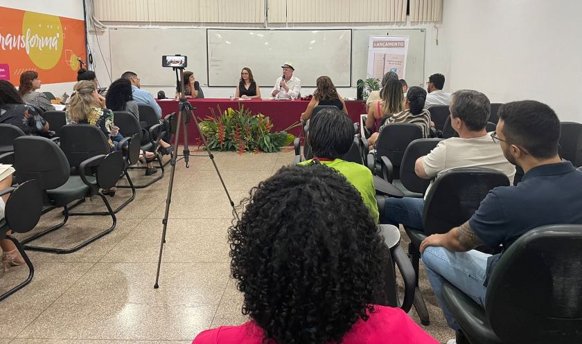 Professora do Instituto Federal de Rondônia lança livro “Experiências pedagógicas além das fronteiras”