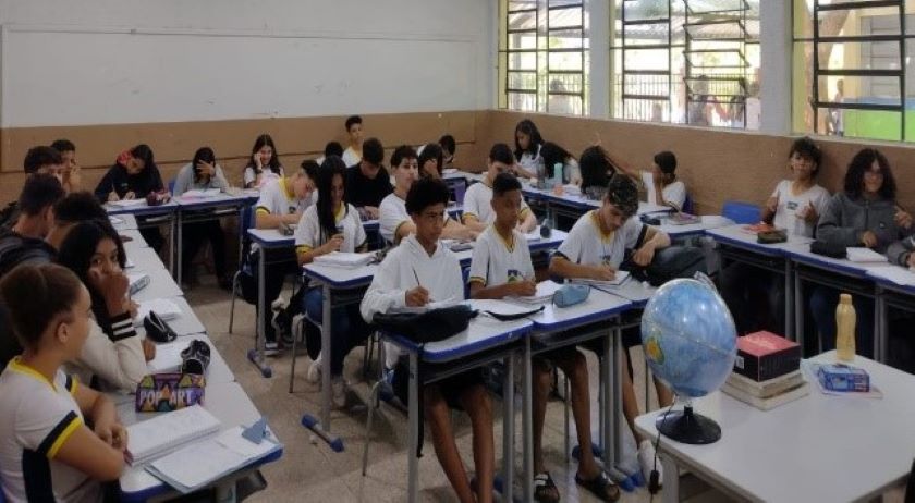 Alunos da Escola Carlos Gomes participam do V Simpósio PDA realizado pelo Campus Cacoal