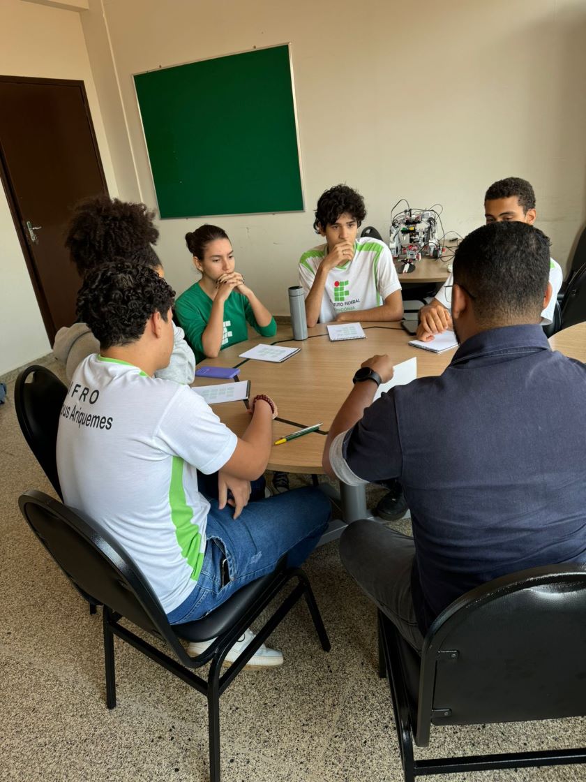 Equipe “Jovens Tech” do Campus Ariquemes recebe preparação para nova etapa no Desafio Liga Jovem do SEBRAE