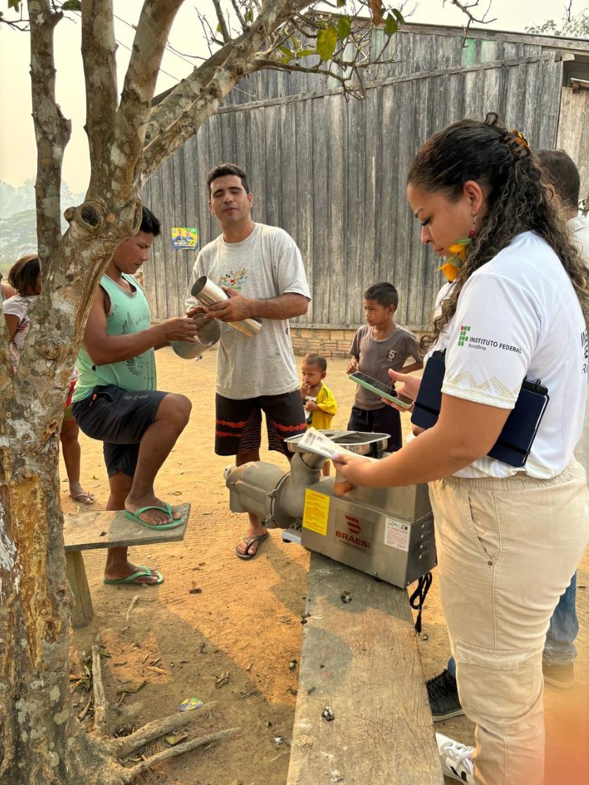 Projeto Comunidades Fortes do IFRO fomenta Circuito Produtivo do Açaí em território indígena