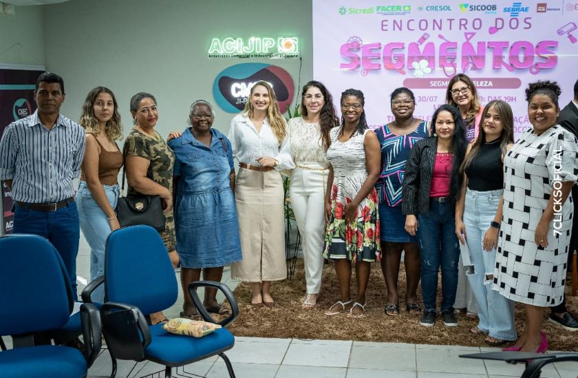 Turma do Curso de Manicure e Pedicure de Presidente Médici participa em ação do SEBRAE