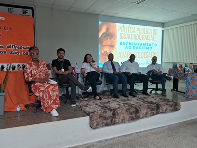 Mesa redonda sobre política de igualdade racial com o conselho municipal dos direitos da mulher