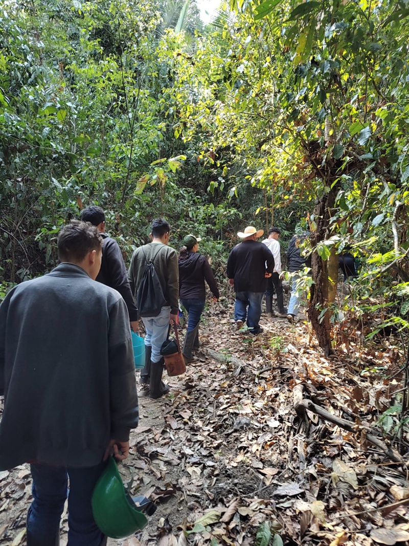 Acadêmicos de Gestão Ambiental realizam visita técnica à Rebio Jaru  