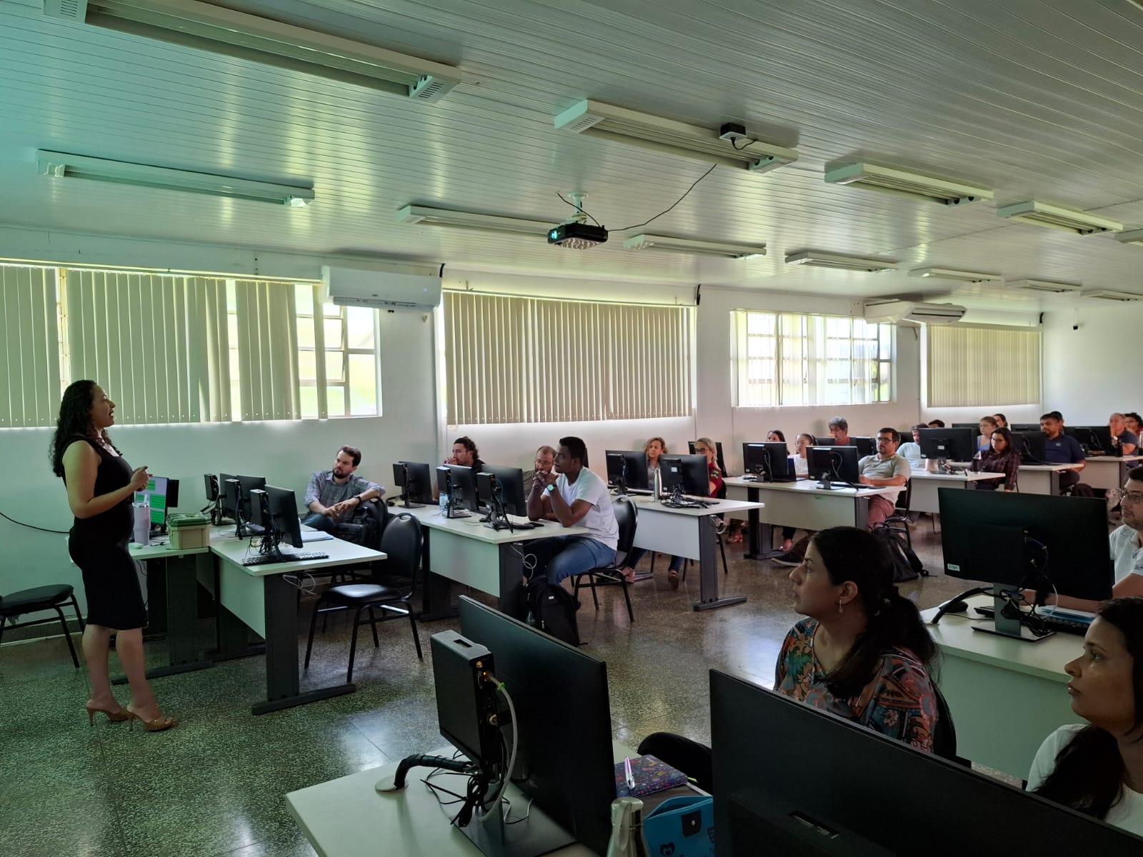 Campus Cacoal promove oficina sobre identificação de deficiências e elaboração do Plano Educacional Individualizado