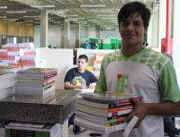 Entrega_de_livros_didáticos_no_Campus_Calama_1