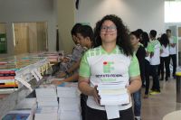 Entrega_de_livros_didáticos_no_Campus_Calama_3
