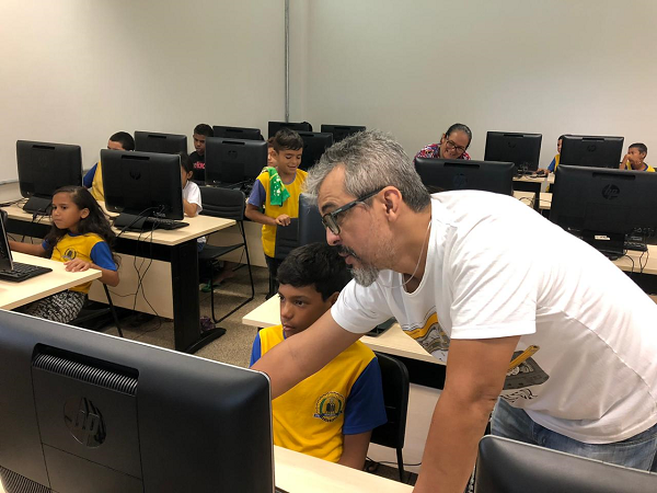 No dia 5 de março, os mestrandos desenvolveram diversas atividades junto à EMEIEF João Afro Vieira, localizada na Vila Princesa