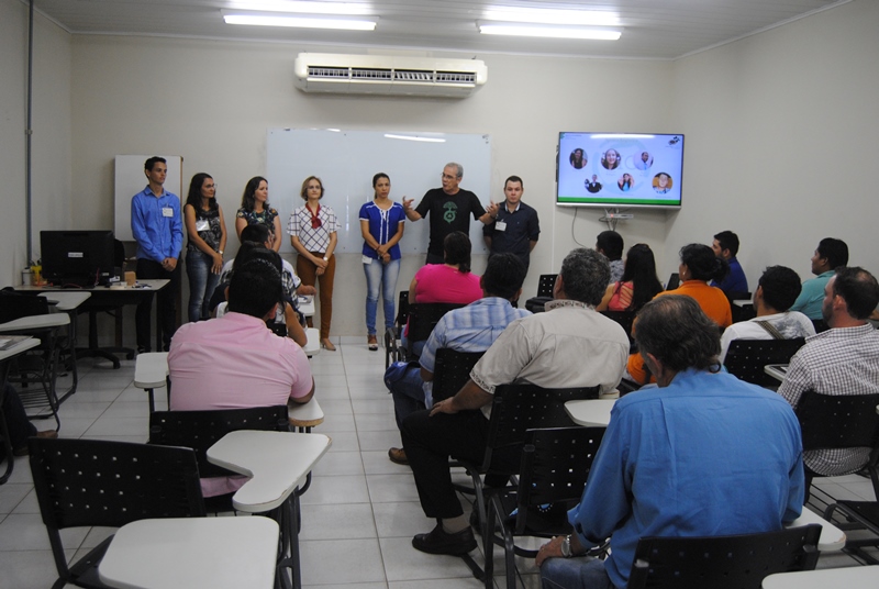 O curso teve início nesta segunda-feira (19) e contou com apresentação da equipe executora do FIC e fala de boas vindas do Diretor-Geral, Fernando Antônio Rebouças Sampaio