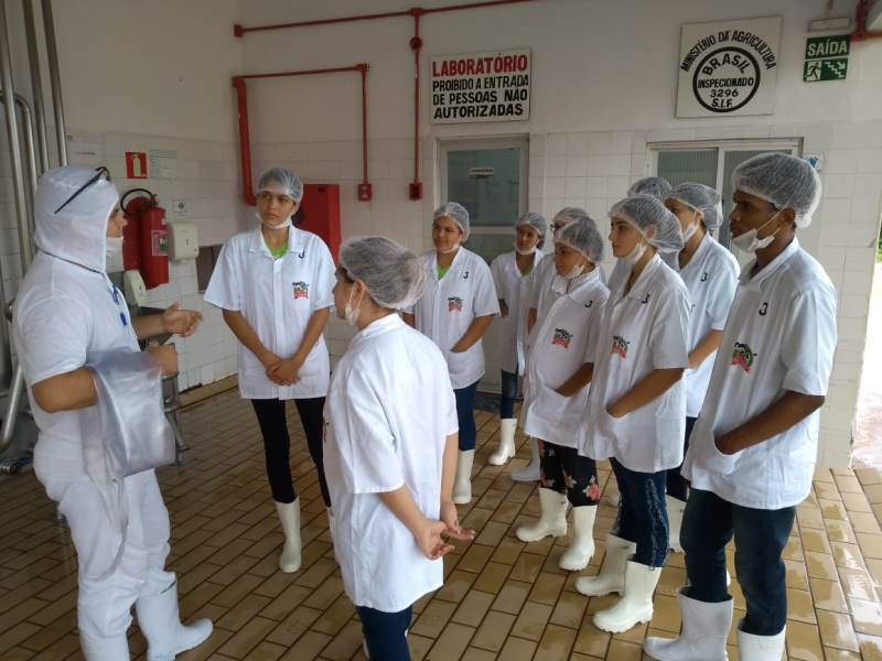 Visita técnica em indústria de laticínios de Rolim de Moura 