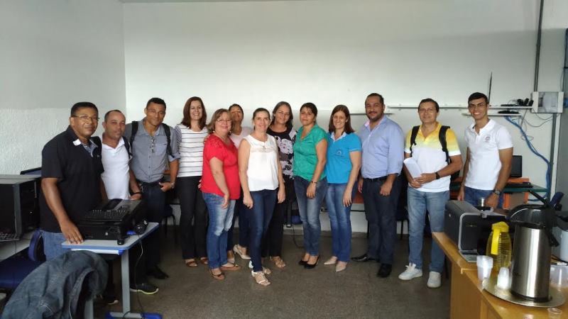 Nesta fase, duas oficinas de formação do aplicativo GeoGebra aplicado ao estudo das Cônicas capacitaram professores das cidades de Nova Brasilândia e Rolim de Moura