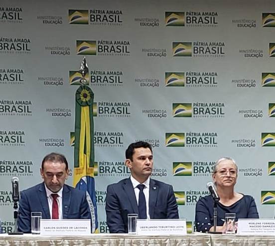 Reitor do IFRO é empossado em Brasília