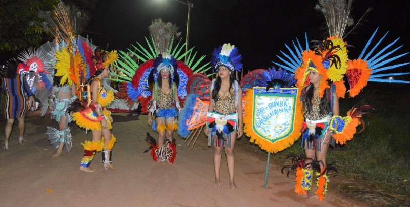 Além de todas as tradicionais atrações juninas, houve também a apresentação do Grupo Folclórico Boi-Bumbá Brasileirinho