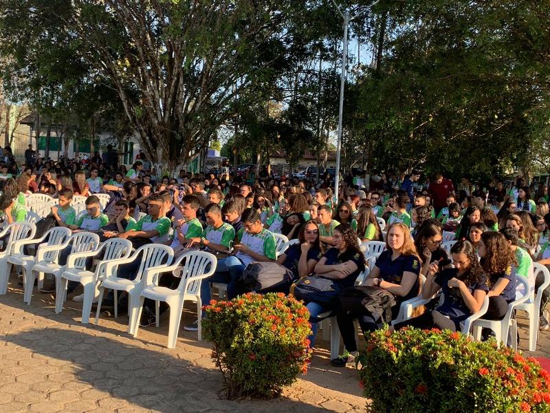 Campus Ji-Paraná inicia semestre letivo com momento cívico