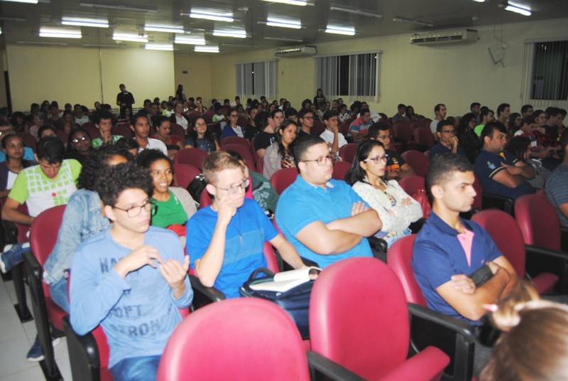 Acadêmicos do Campus Ji-Paraná participam de Aula Magna