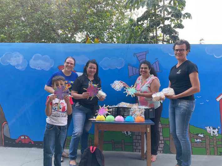 Projetos entregam materiais pedagógicos e sabão ao Centro Municipal de Autismo em Ji-Paraná
