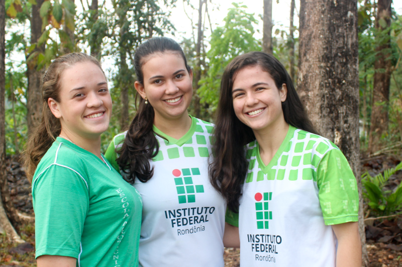 As alunas Andressa Valendorff, Danielly dos Santos, e Jéssica Helena Serafim, do 3º ano do curso Técnico em Agropecuária Integrado ao Ensino Médio, classificaram-se para a próxima etapa da Olimpíada Brasileira de Agropecuária