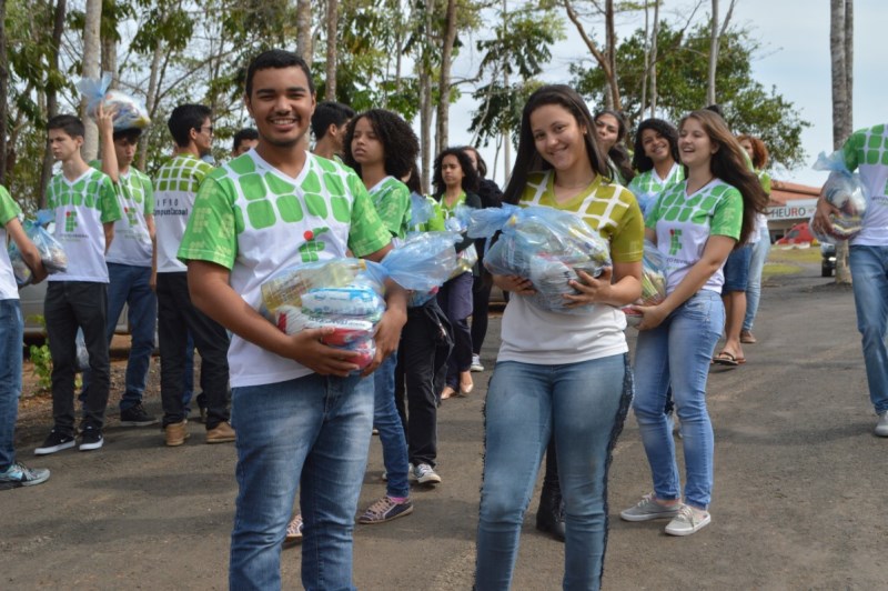 Campus Cacoal realizou no fim do mês de agosto a entrega de mais de duas toneladas de alimentos que foram arrecadados durante as atividades do III Simpósio sobre Práticas Discursivas na Amazônia 