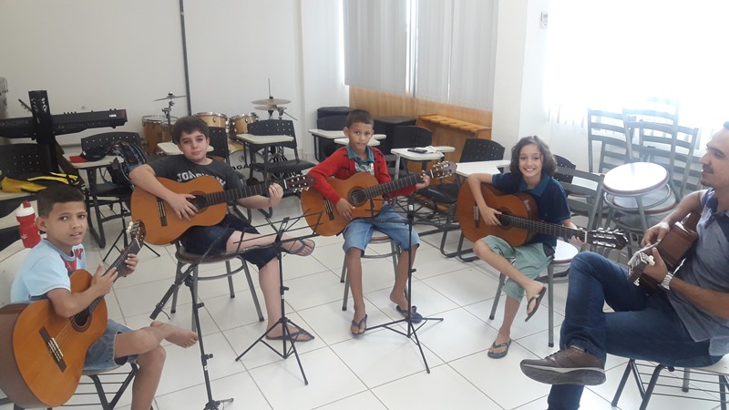 70 crianças e adolescentes fazem parte de projeto musical do Campus Ji-Paraná