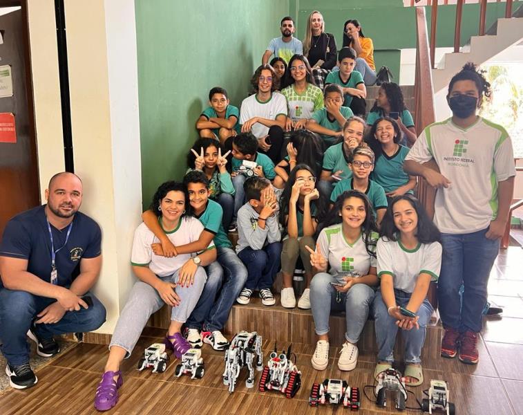 Campus Ariquemes oferta oficinas de Robótica para alunos do sexto ano da Escola Municipal Dr. Levi Alves de Freitas