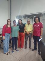 Diretora_de_Ensino_Sheylla_Chediak_com_a_aluna_e_equipe_do_Detran