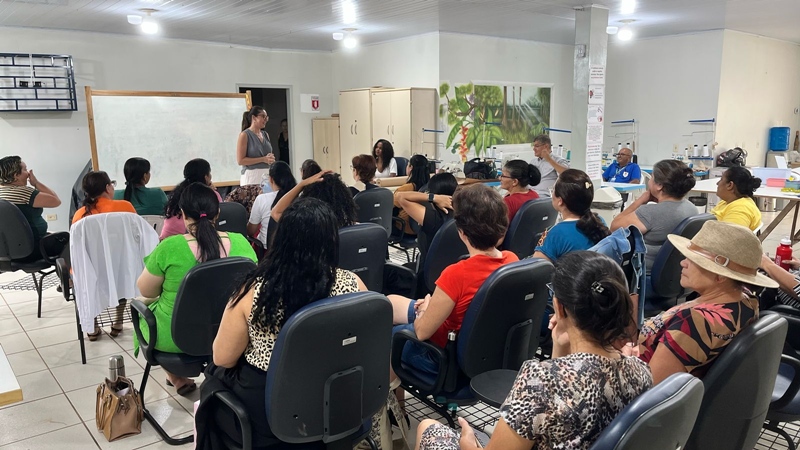 Campus Vilhena inicia aulas de novas turmas do curso Costureira de Máquina Reta e Overloque