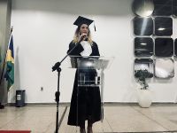 Isabele_Costa_Alves_foi_a_primeira_a_discursar