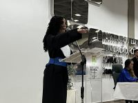 Julliane_dos_Santos_Mendonça_conduz_juramento_dos_formandos_em_Edificações