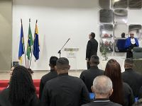Formandos_acompanham_execução_do_Hino_Nacional