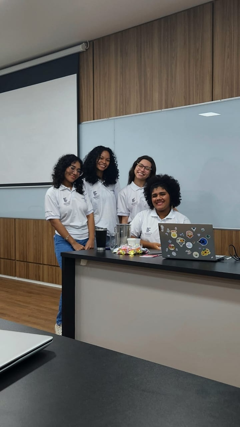 Estudantes do Campus Calama mostram projetos inovadores no Dia Mundial da Criatividade e Inovação