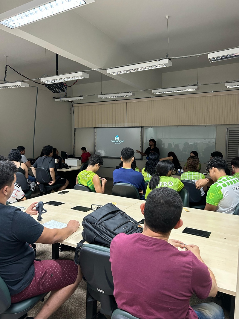 AstroIFRO recebe novos integrantes em encontro especial na sede do Campus Calama