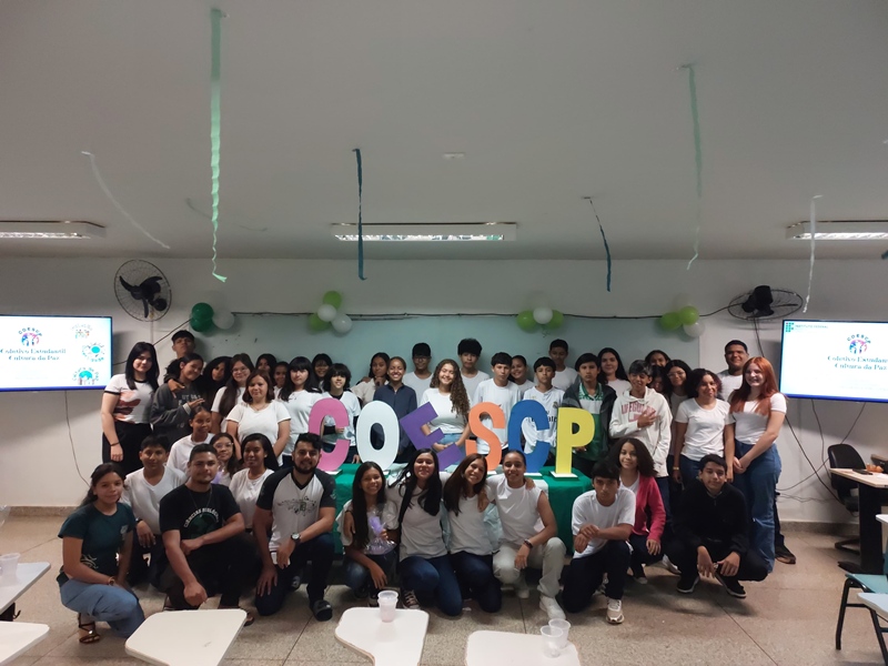 Alunos do PartiuIF se encontram com o Coletivo Estudantil Cultura da Paz em Guajará-Mirim
