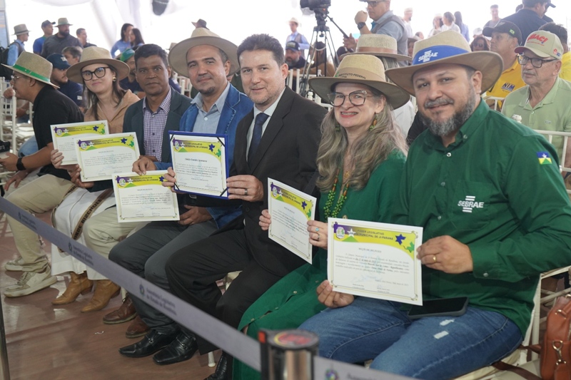 Professores do Campus Ji-Paraná são homenageados com Moção de Aplausos da Câmara de Vereadores de Ji-Paraná