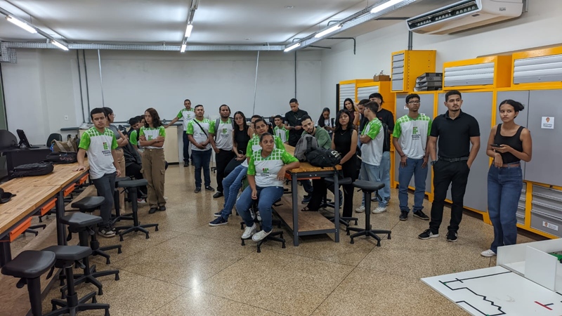 Zona Norte promove ação educativa sobre segurança digital na EEEFM Dr. José Otino