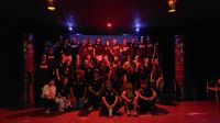 Estudantes_e_elenco