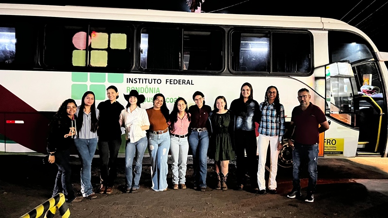 Acadêmicas de Zootecnia do Campus Cacoal participam do 20º Concurso Leiteiro Regional de Ariquemes