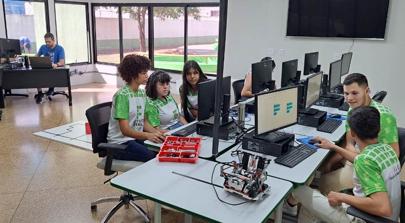 Campus Porto Velho Zona Norte sedia pela primeira vez a etapa regional da Olimpíada Brasileira de Robótica