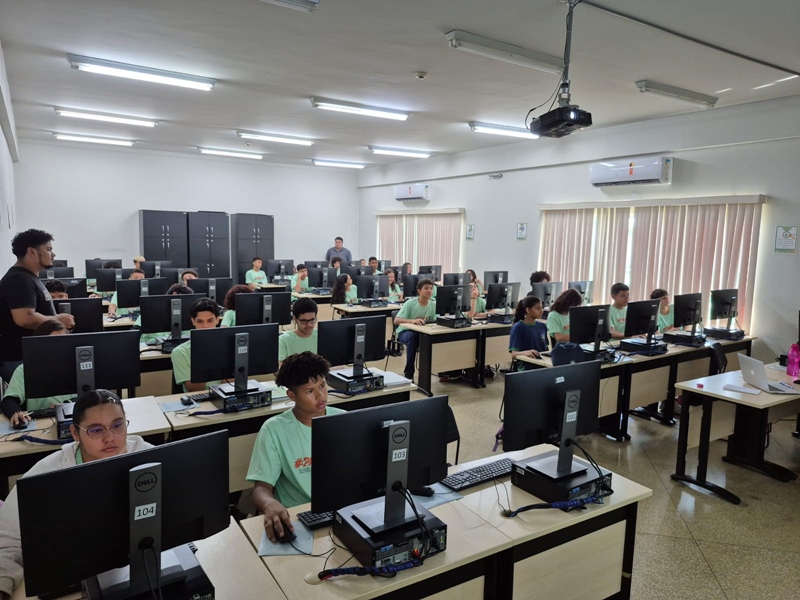 Projeto Partiu IF promove oficina de programação com foco em ecologia e gamificação no Campus Porto Velho Zona Norte