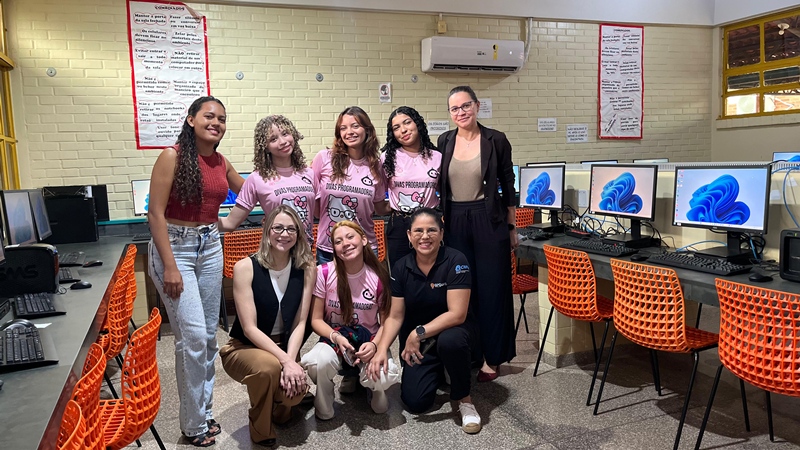 “Meninas Robóticas” levam oficina de pensamento computacional ao AmazonTech Meninas em Porto Velho