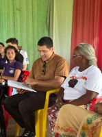 O_professor_explica_os_detalhes_da_pesquisa