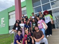 Angélica_com_sua_turma_do_Calama_no_E-líderes_em_Cacoal