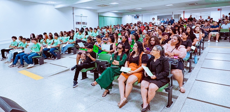 Cursistas recebem certificação de “Esterilização e Biossegurança para Manicures” promovido pelo Viva Saúde