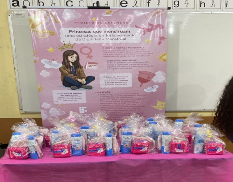 Projeto de extensão do Campus Ji-Paraná promove dignidade menstrual em escola estadual de Ouro Preto do Oeste