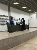 Formando_recebe_certificado